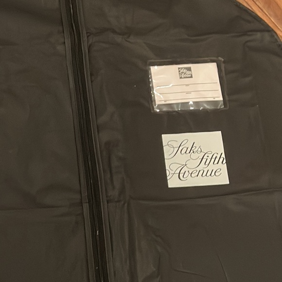 Set of Saks Fifth Avenue box and bags - Picture 7 of 7